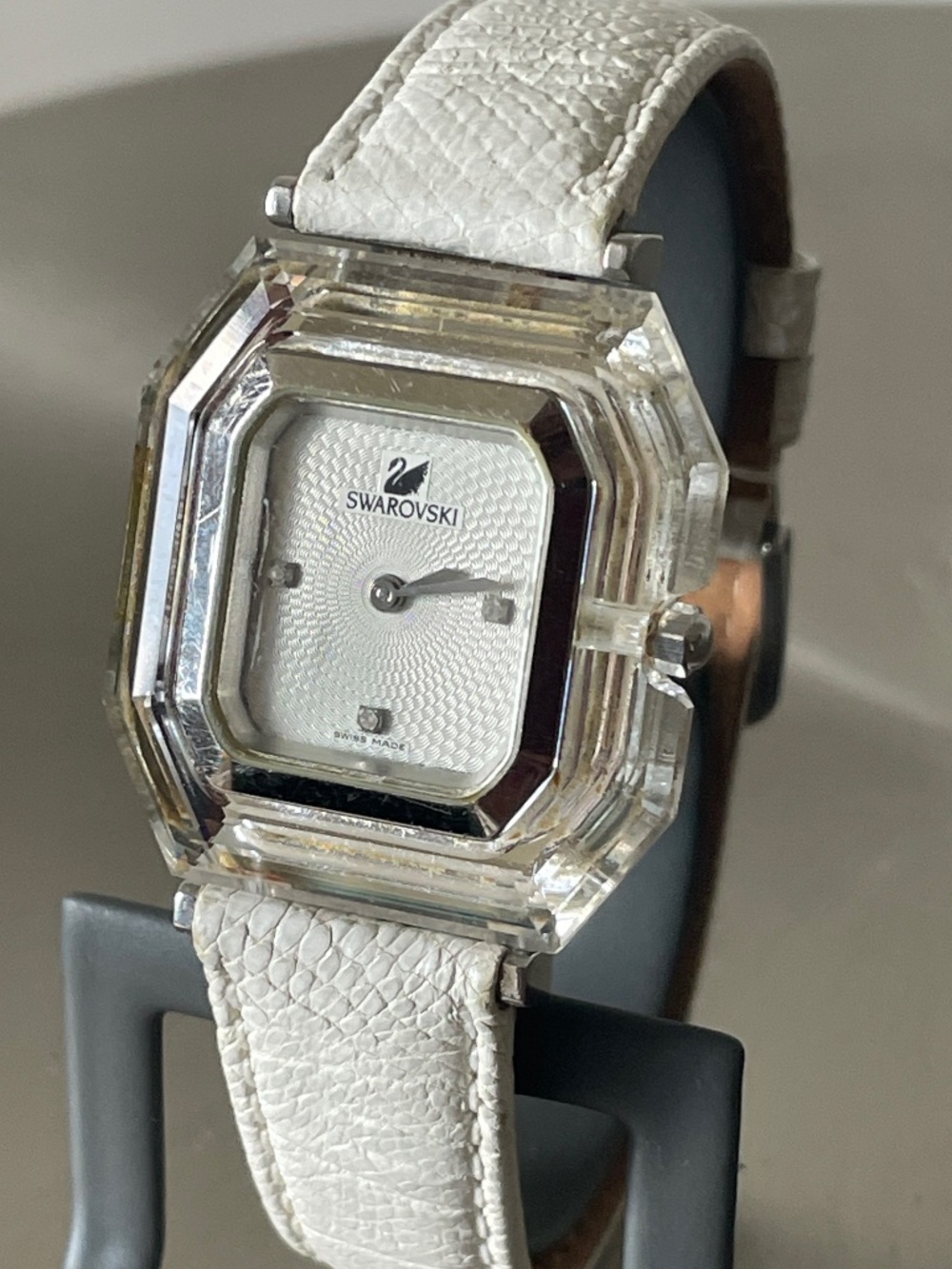Vintage Y2K Swarovski Crystal in Time w/white lizard leather strap & new battery